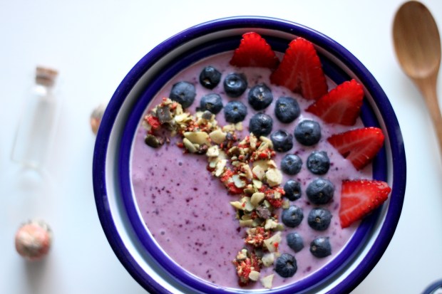 Blueberry Açaí Smoothie Bowl